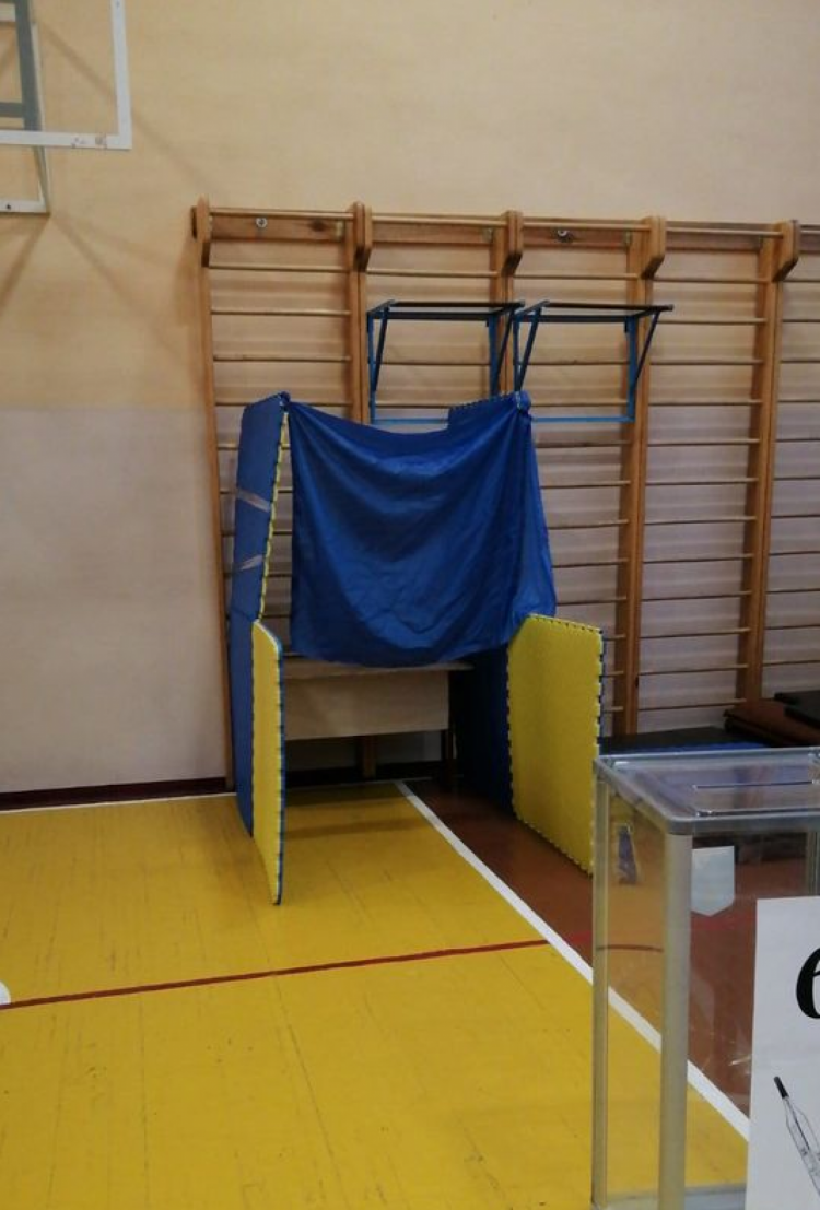 Голосування без кабінок у Житомирі